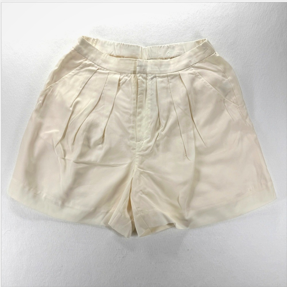 NEW TEREA Ivory Pleated Lyocell Shorts‎ Women's Medium